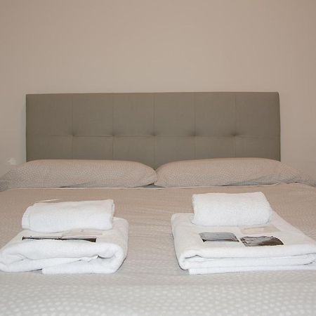Apartamento De Dos Dormitorios En Triana Севиля Екстериор снимка