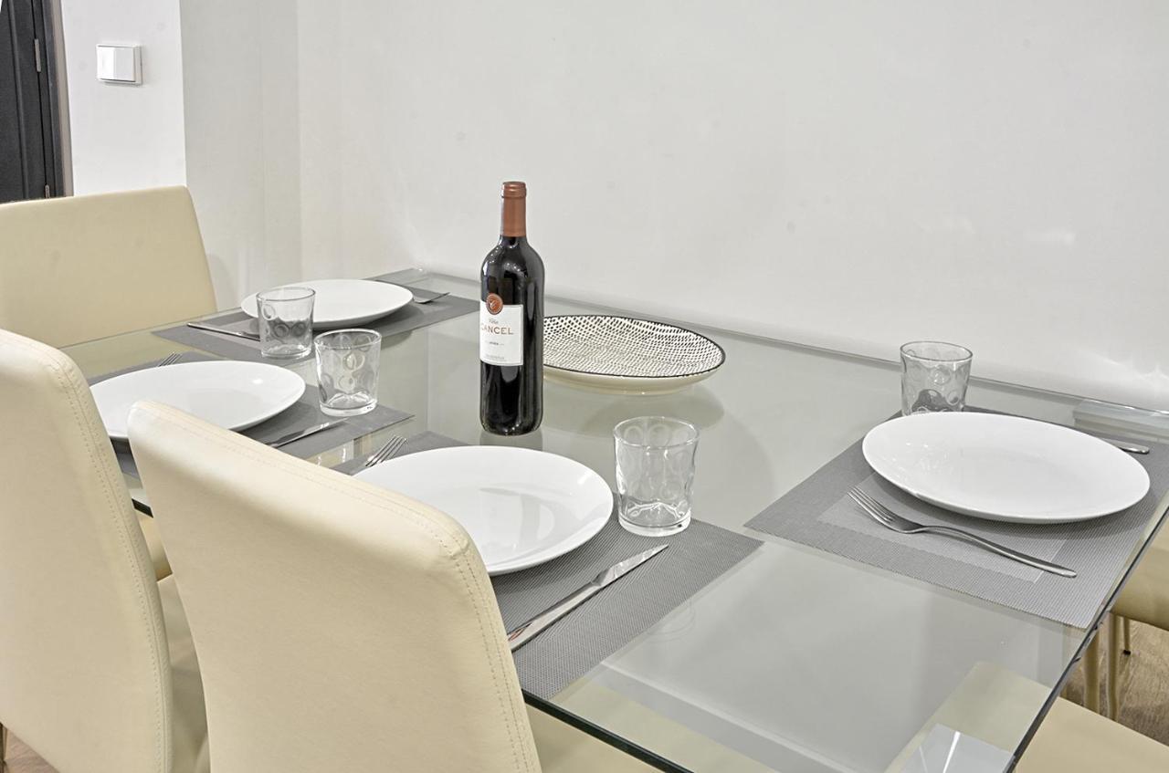Apartamento De Dos Dormitorios En Triana Севиля Екстериор снимка
